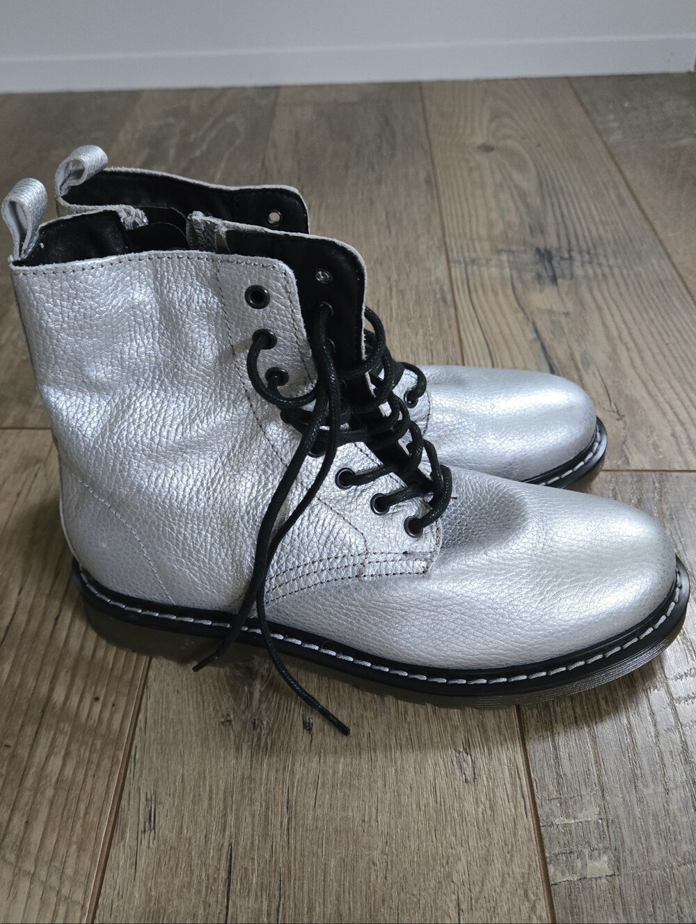 Simons Silver Size 39 Women's Boots Great For Halloween Costume